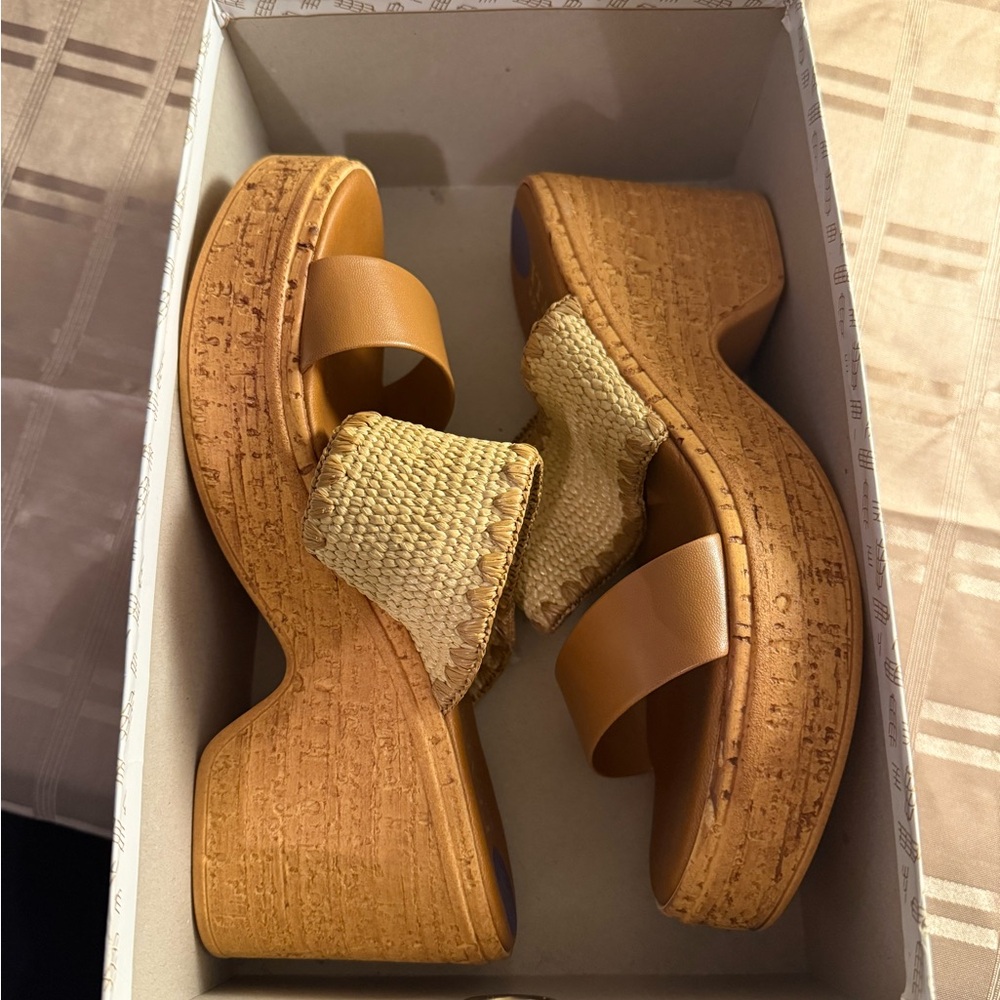 New with the box wedge sandals size 38 beige italian shoemaker